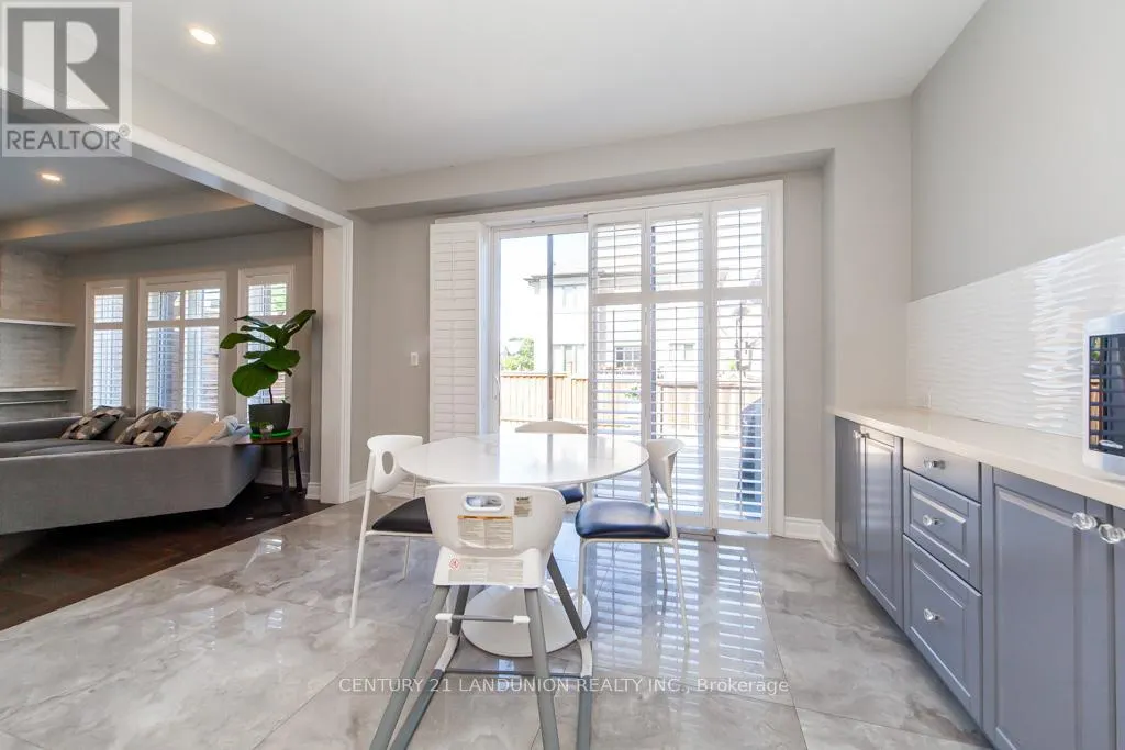 70 PRAIRIE CREEK CRESCENT