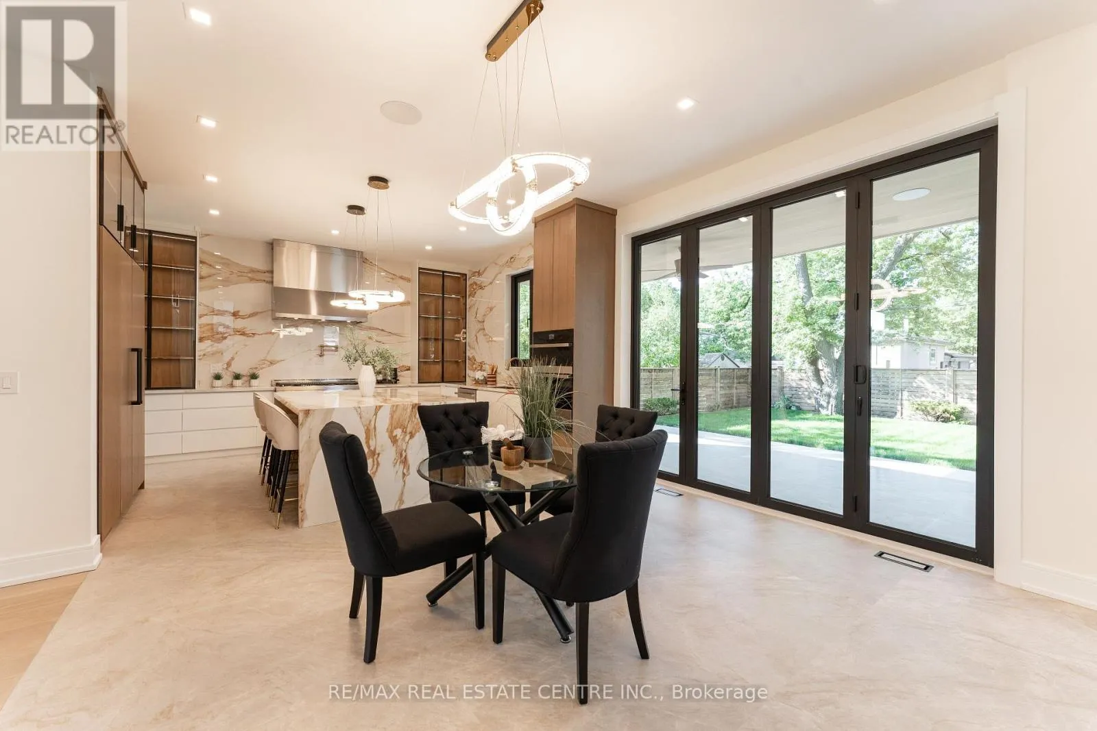 462 SOUTHLAND CRESCENT