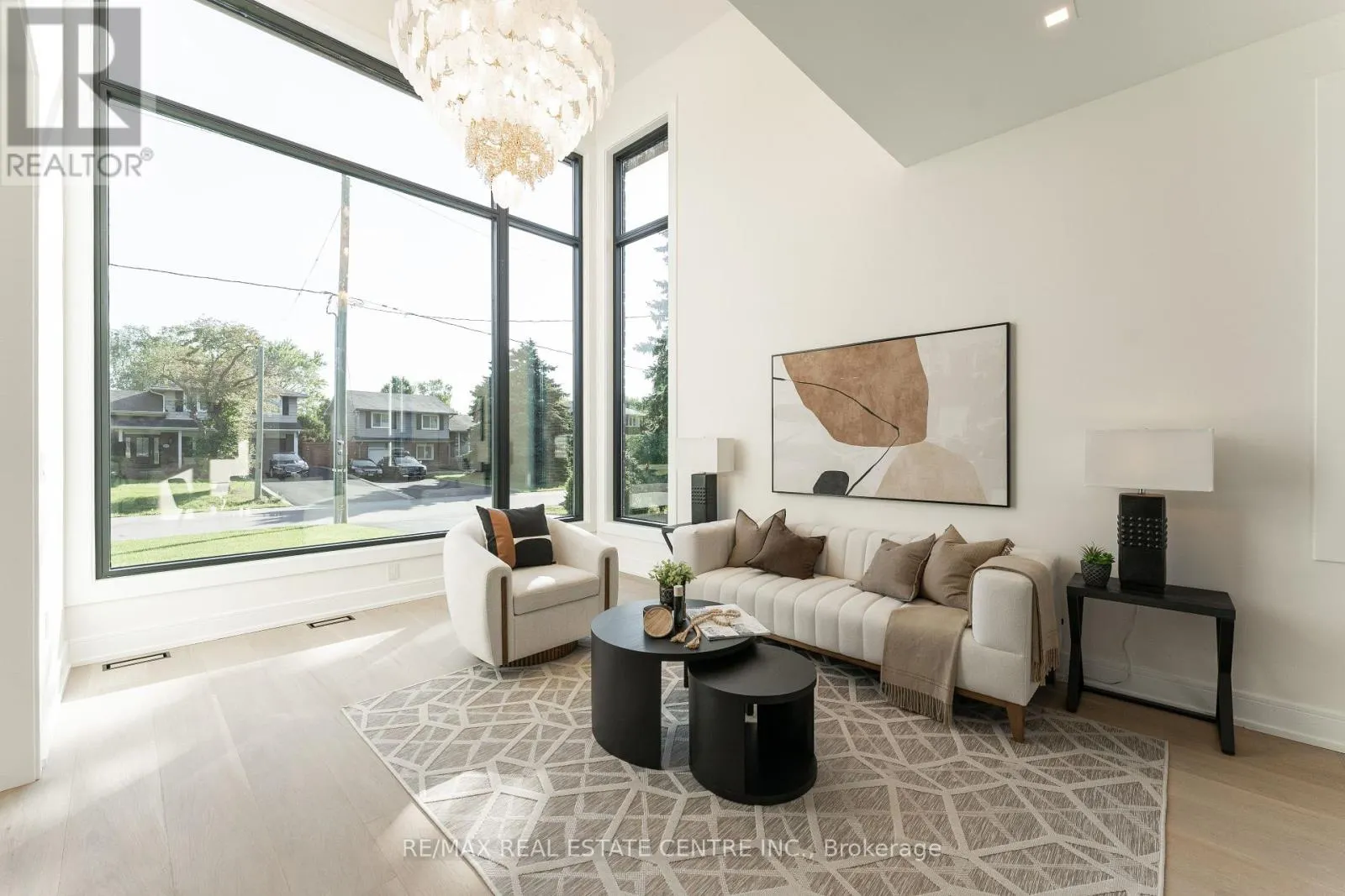 462 SOUTHLAND CRESCENT