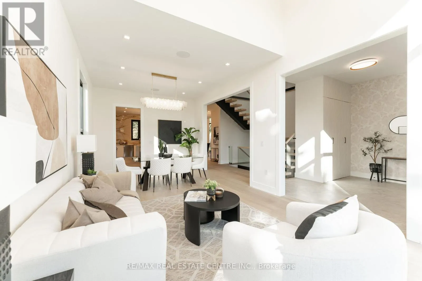 462 SOUTHLAND CRESCENT