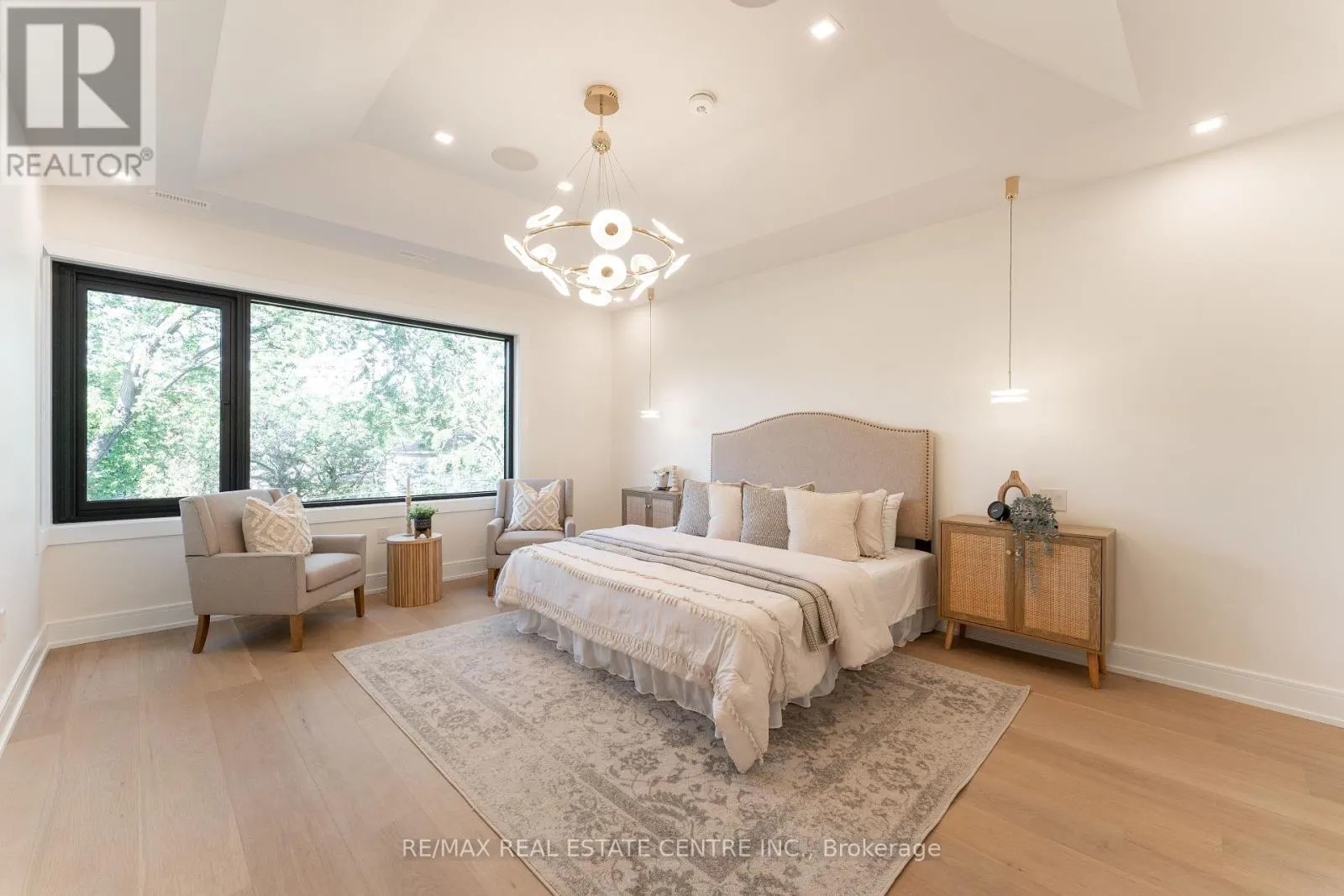 462 SOUTHLAND CRESCENT