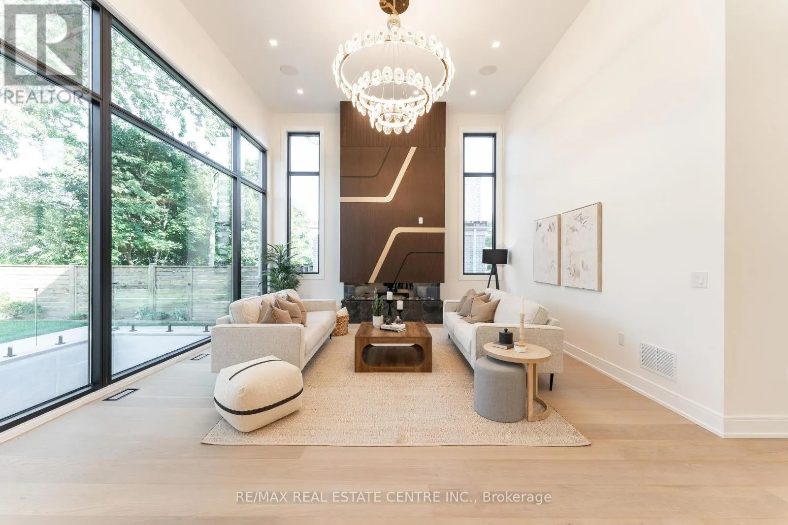 462 SOUTHLAND CRESCENT