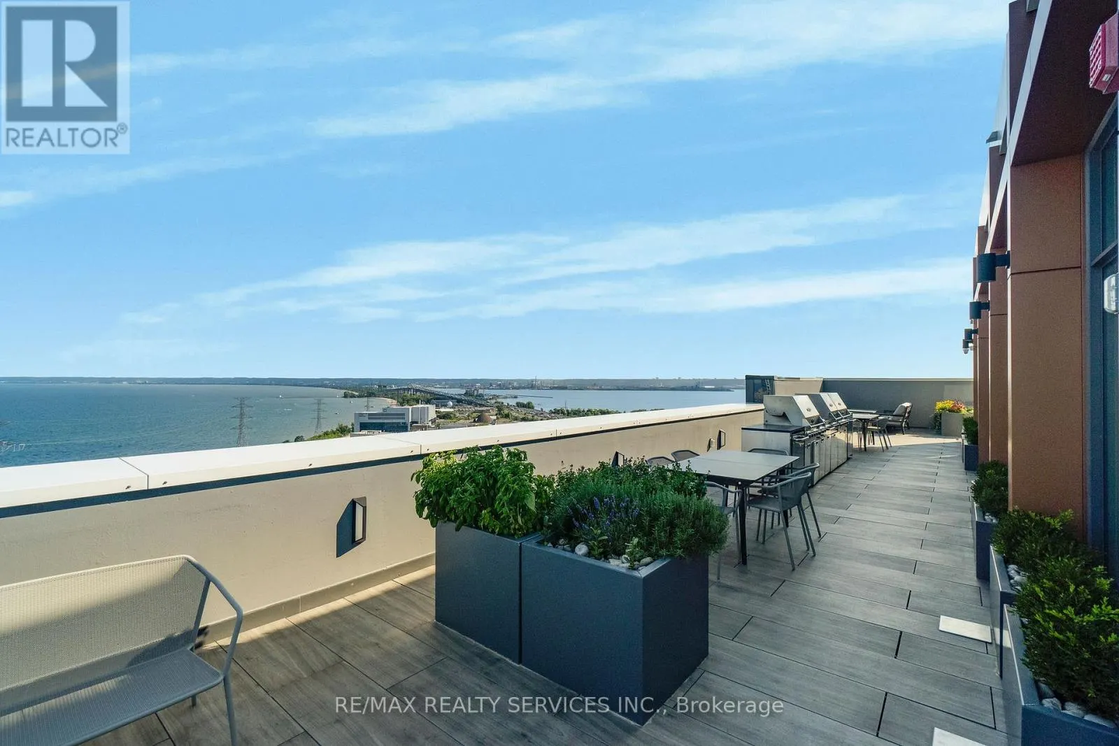 1302 - 500 BROCK AVENUE