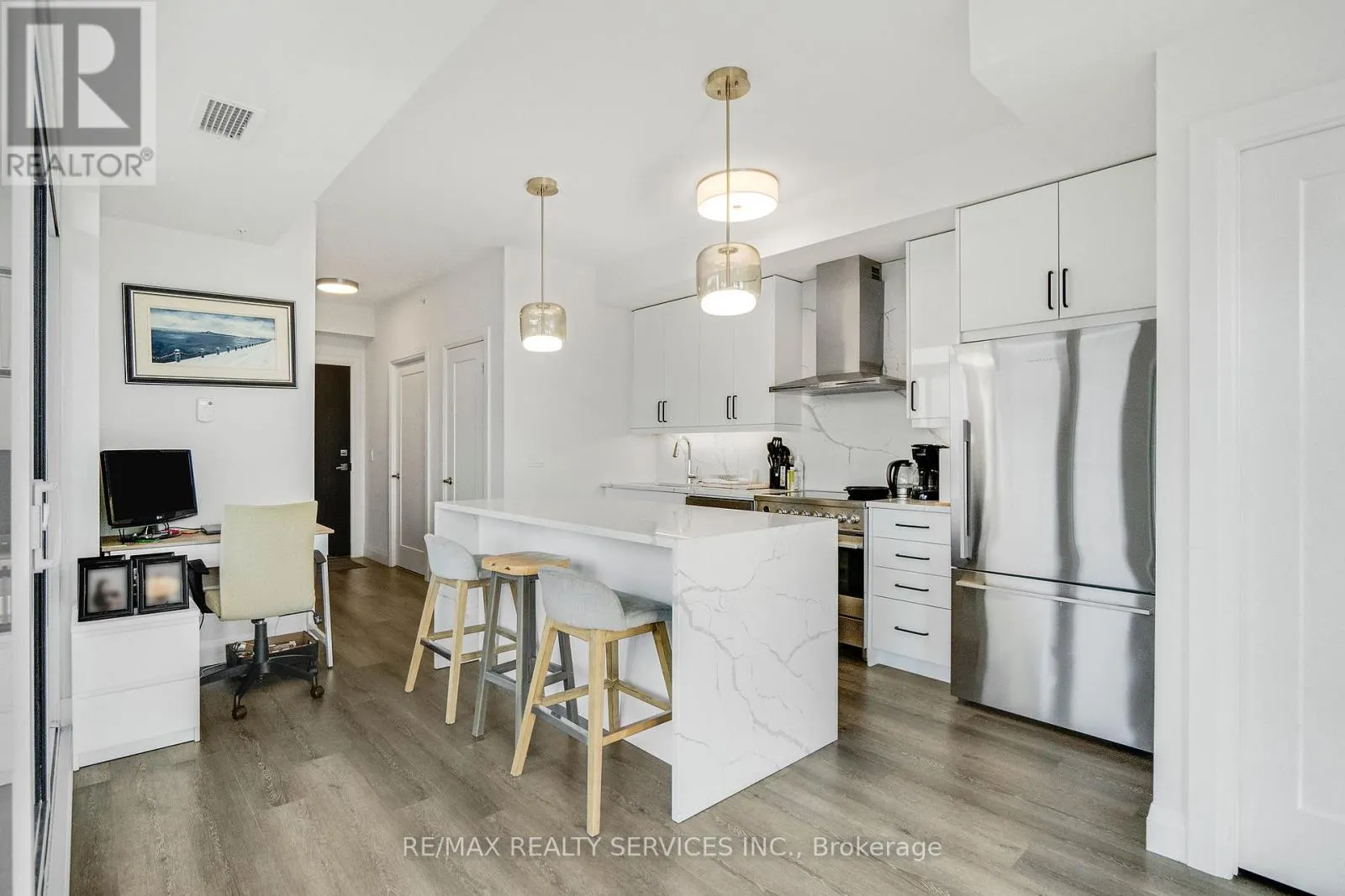 1302 - 500 BROCK AVENUE