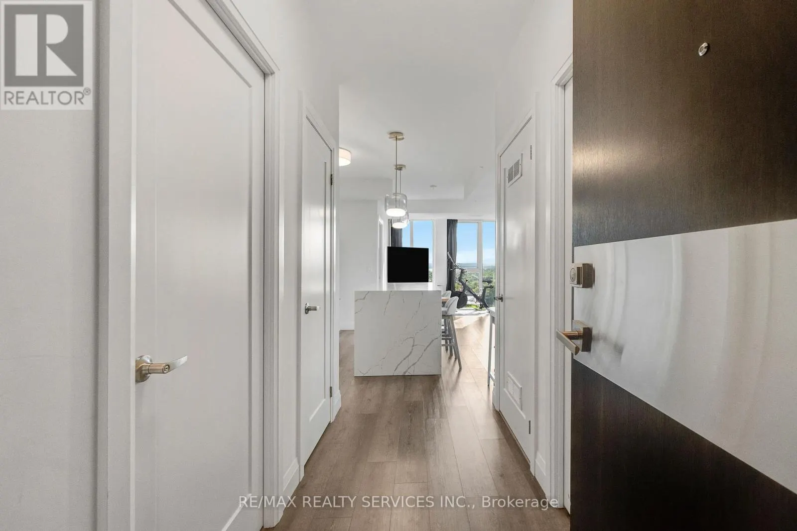 1302 - 500 BROCK AVENUE