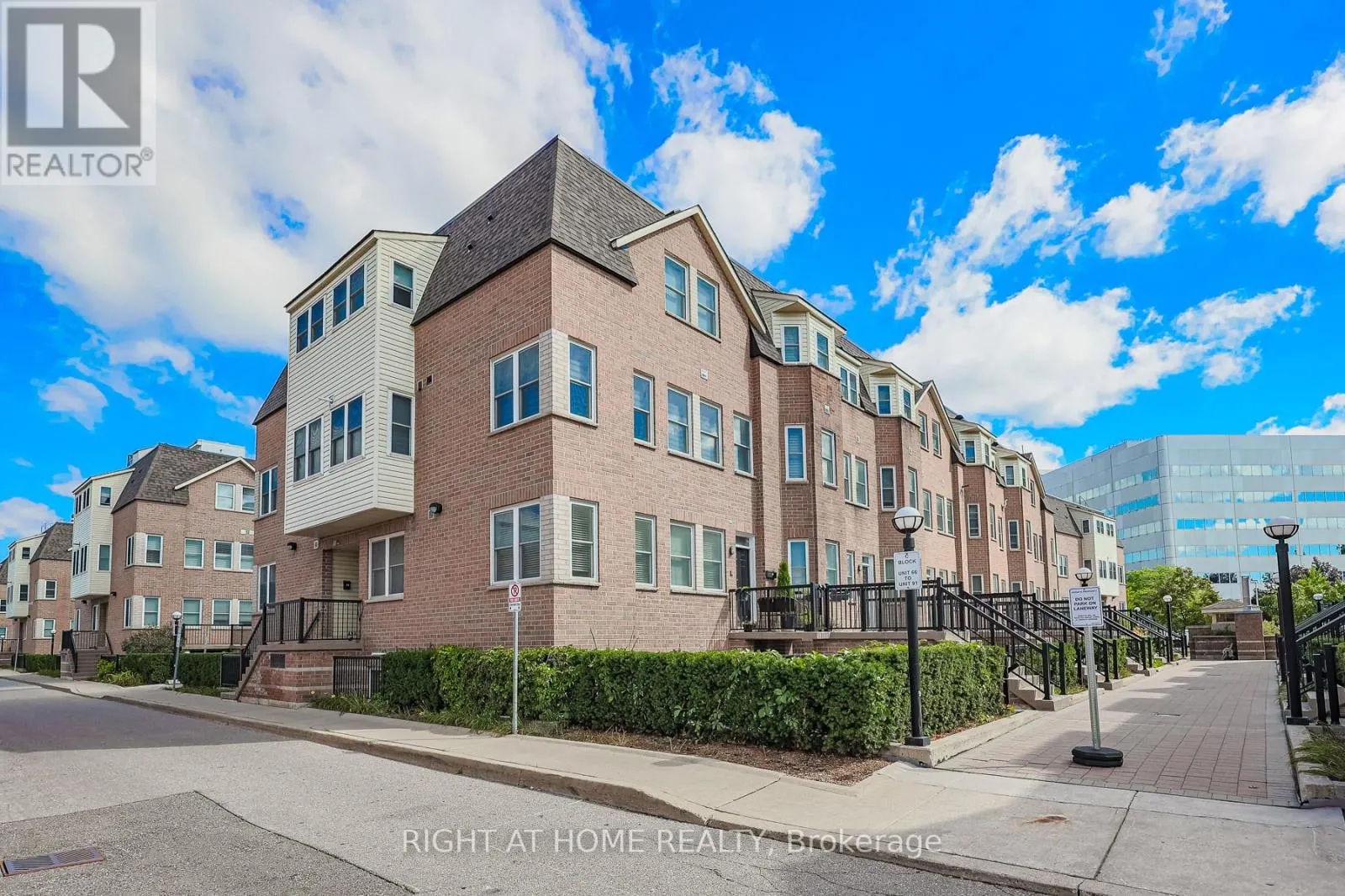 78 - 760 LAWRENCE AVENUE W