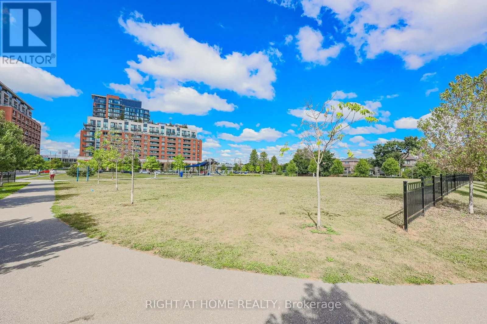 78 - 760 LAWRENCE AVENUE W