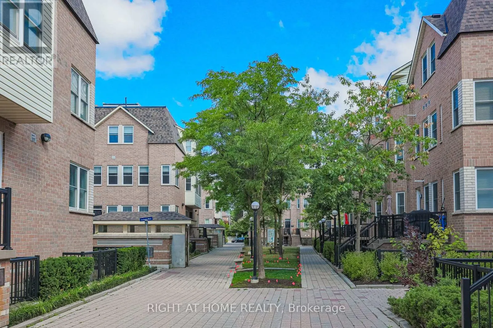 78 - 760 LAWRENCE AVENUE W