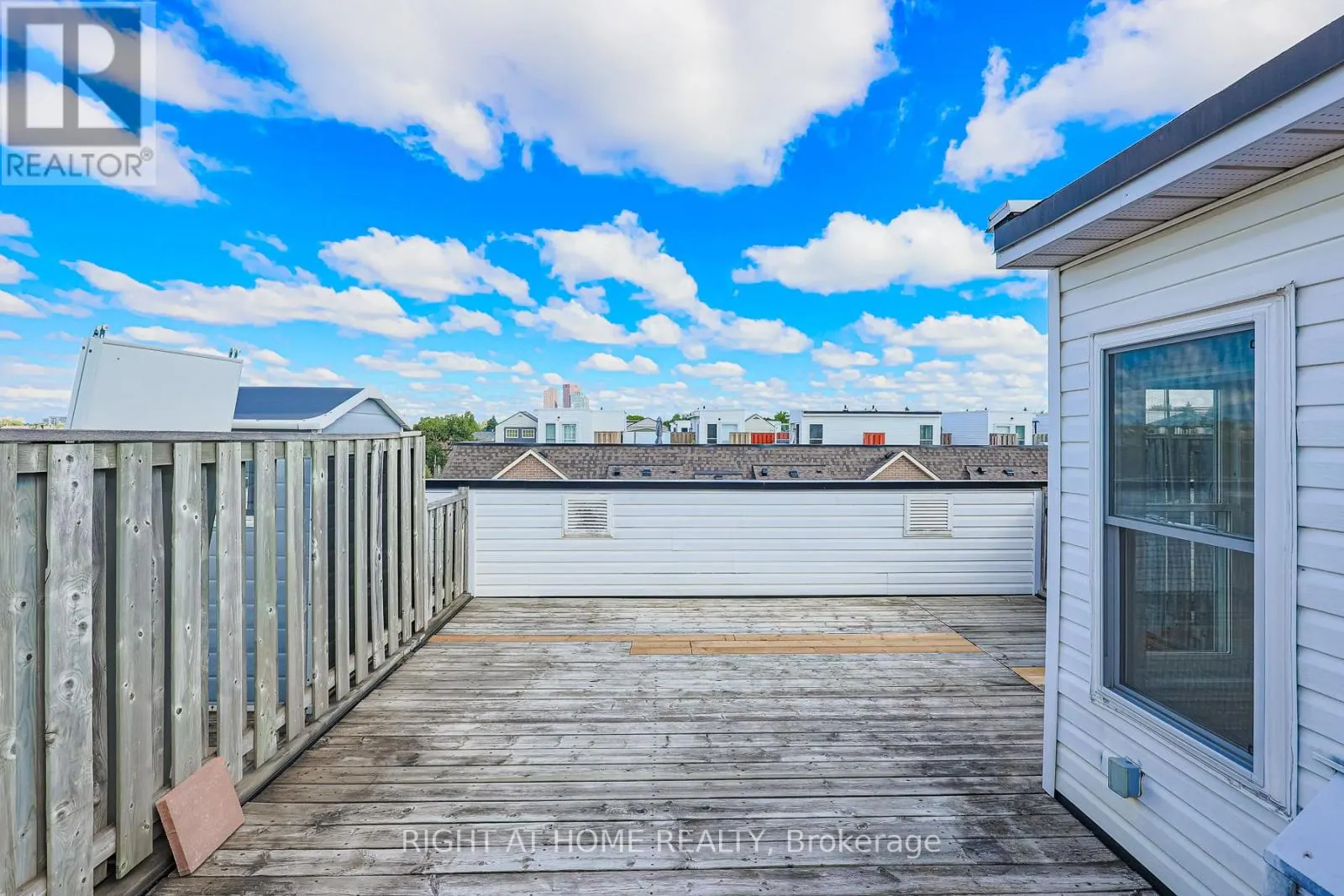 78 - 760 LAWRENCE AVENUE W