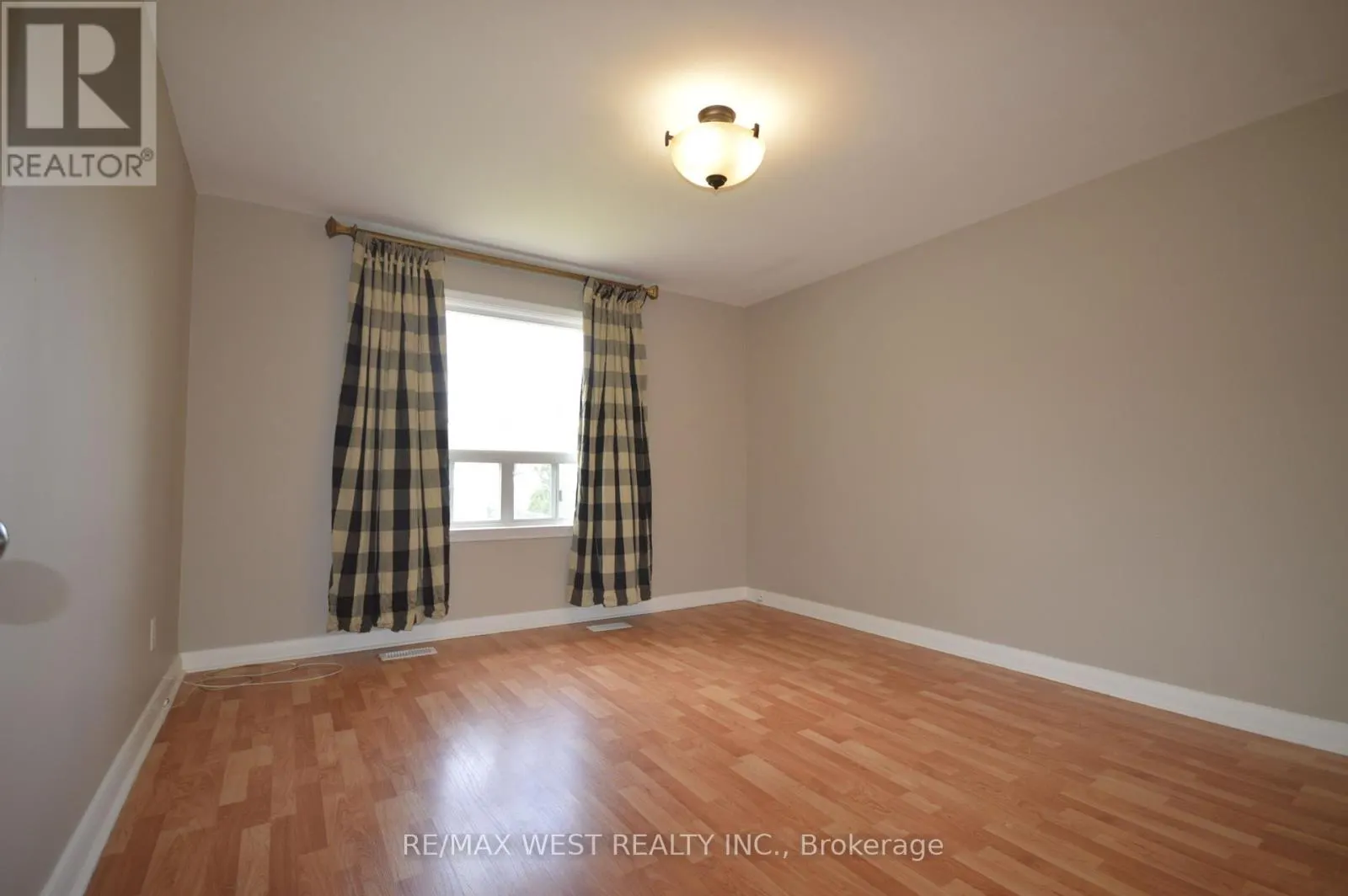 MAIN - 23 BAIRSTOW CRESCENT