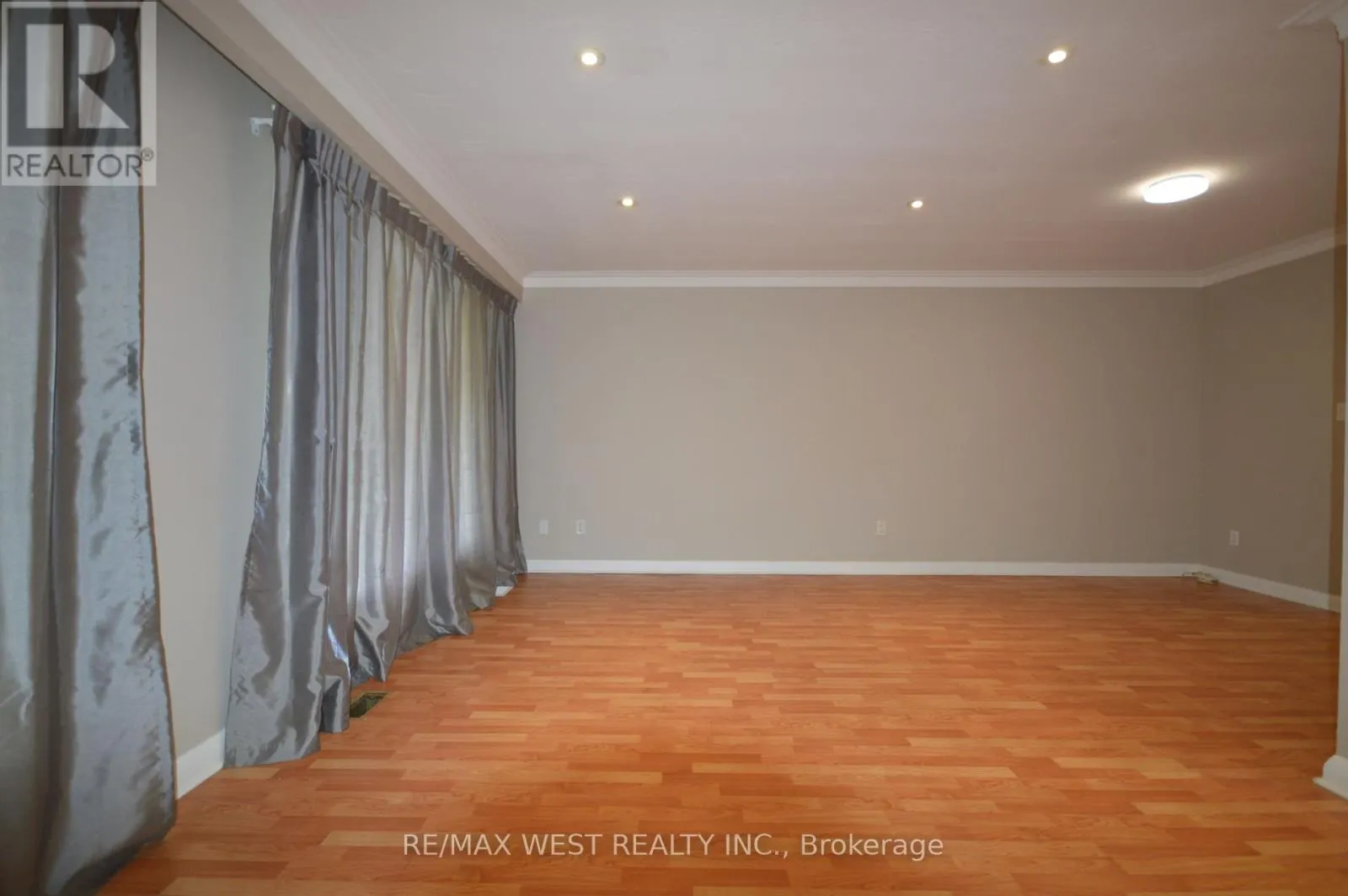MAIN - 23 BAIRSTOW CRESCENT
