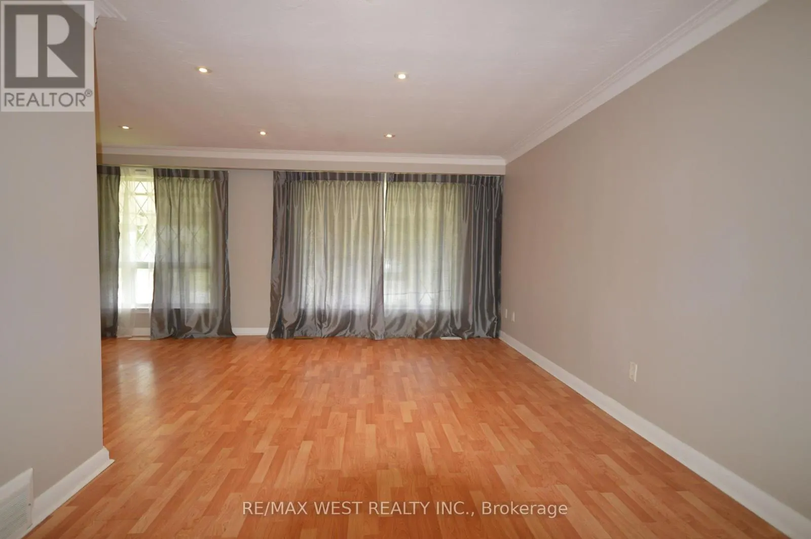 MAIN - 23 BAIRSTOW CRESCENT