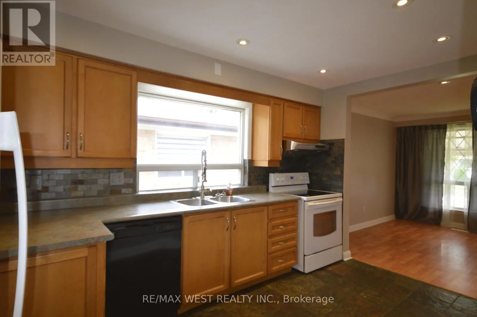 MAIN - 23 BAIRSTOW CRESCENT