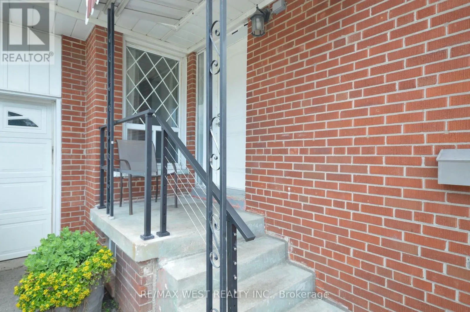 MAIN - 23 BAIRSTOW CRESCENT