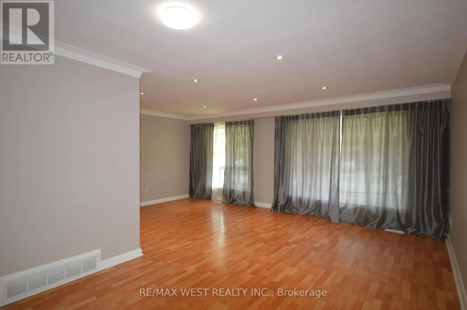 MAIN - 23 BAIRSTOW CRESCENT