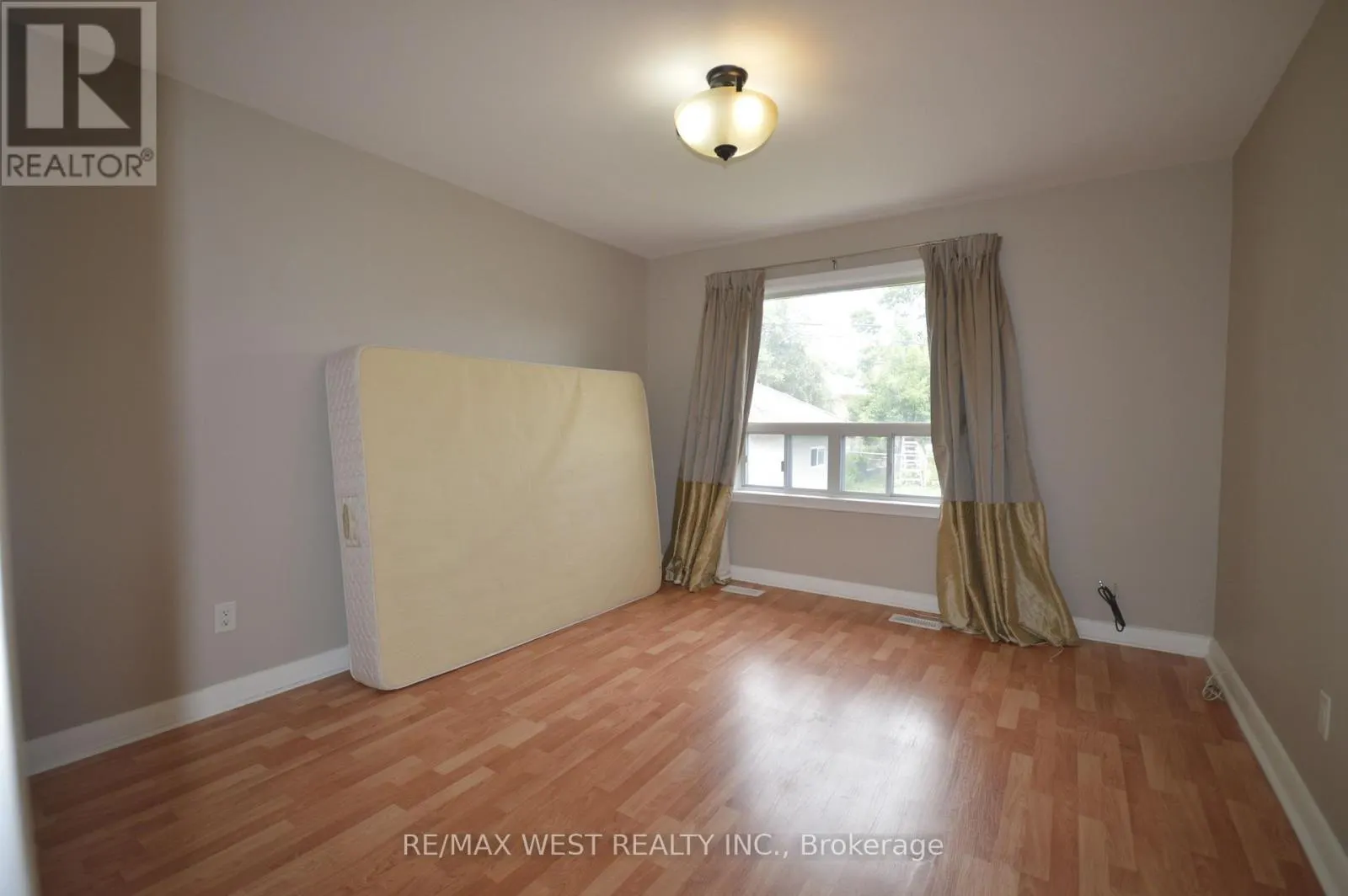 MAIN - 23 BAIRSTOW CRESCENT