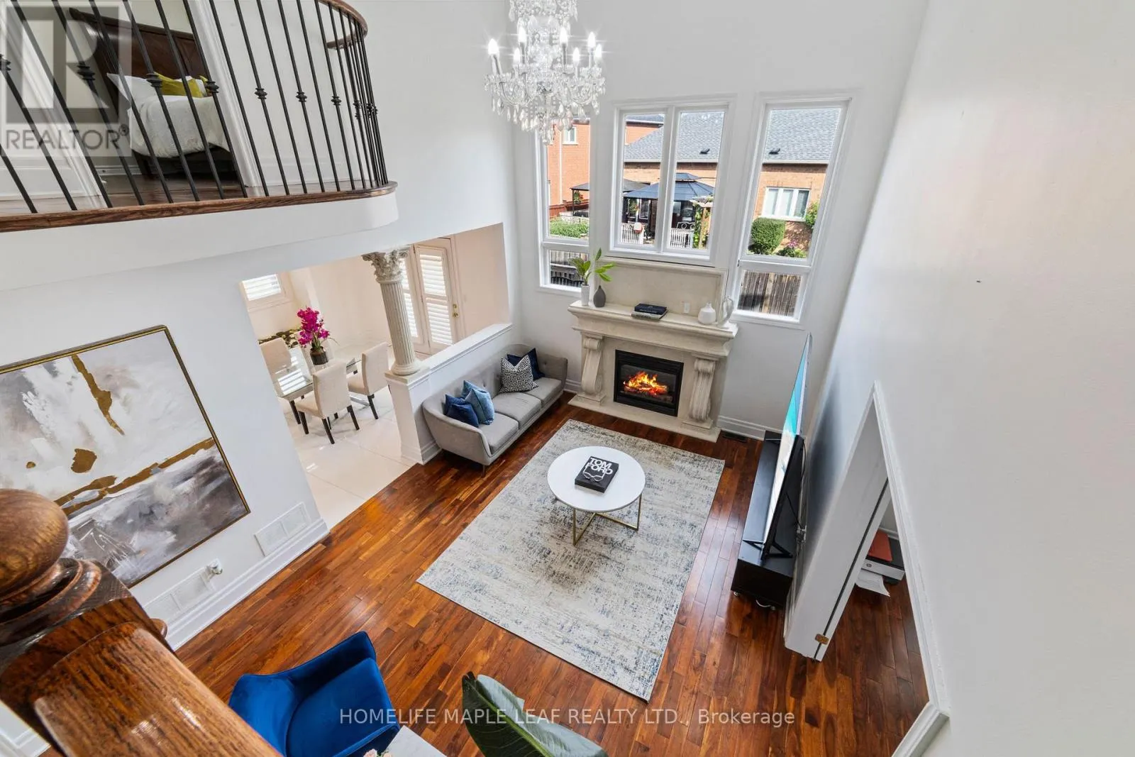 18 REGIS CIRCLE