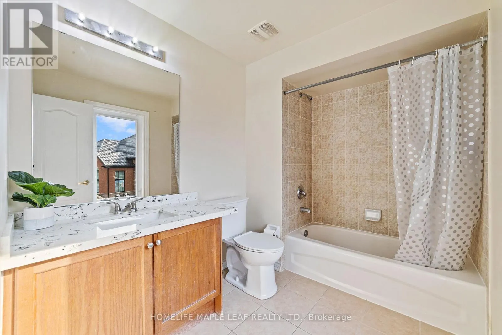 18 REGIS CIRCLE