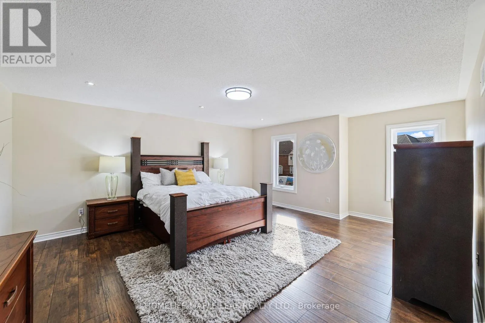 18 REGIS CIRCLE