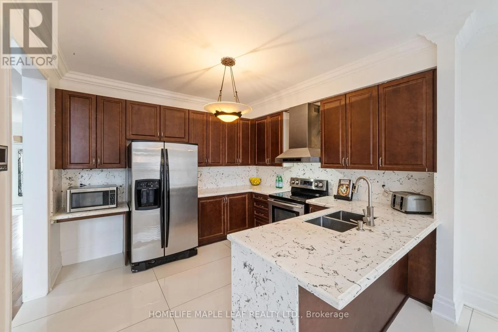 18 REGIS CIRCLE