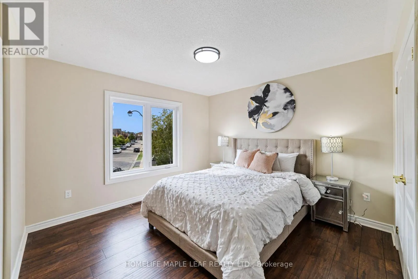 18 REGIS CIRCLE