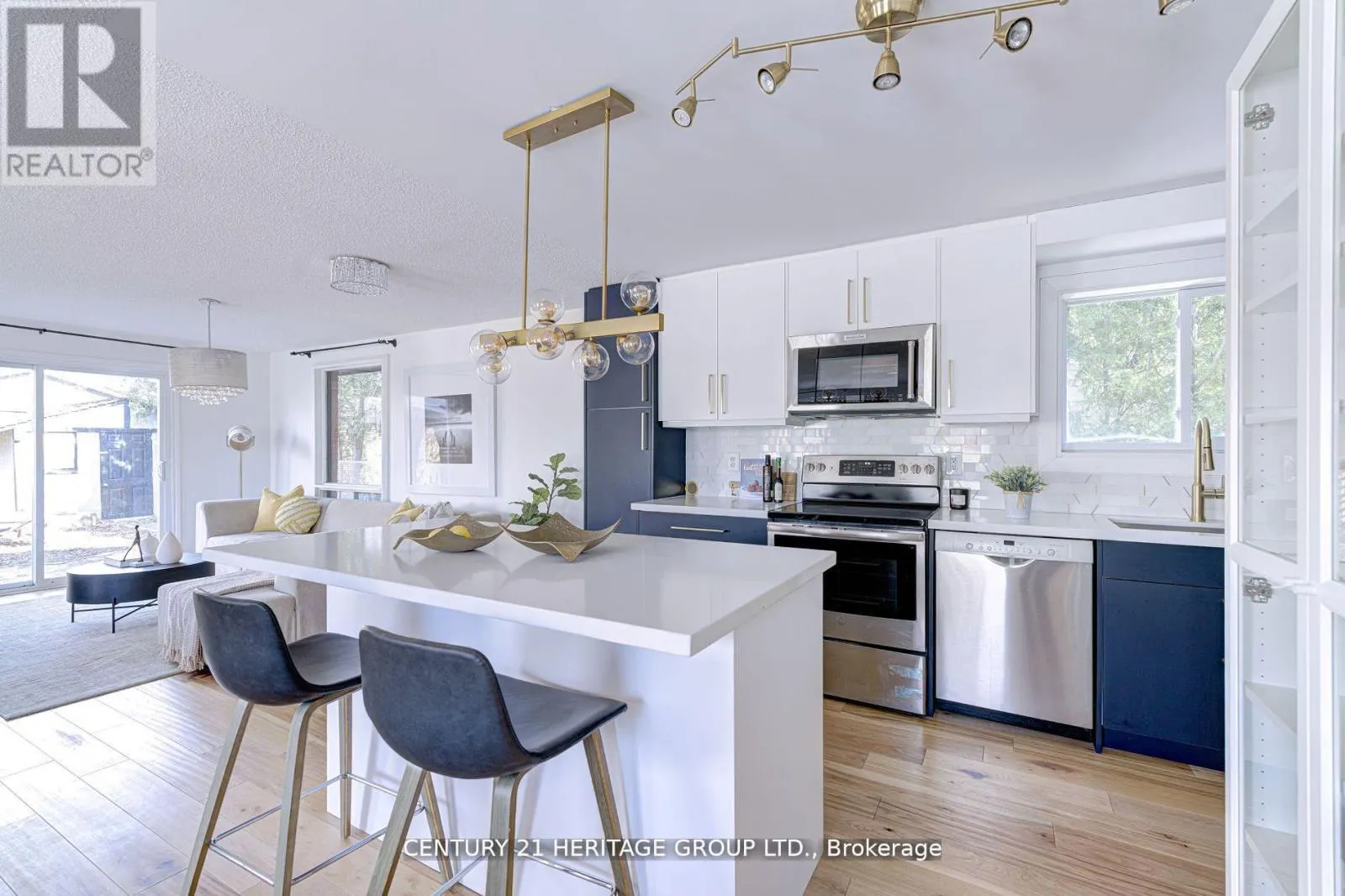 111 LORNE SCOTS DRIVE