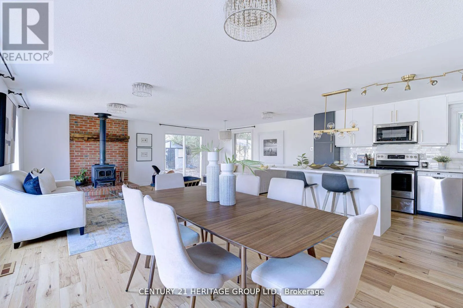 111 LORNE SCOTS DRIVE