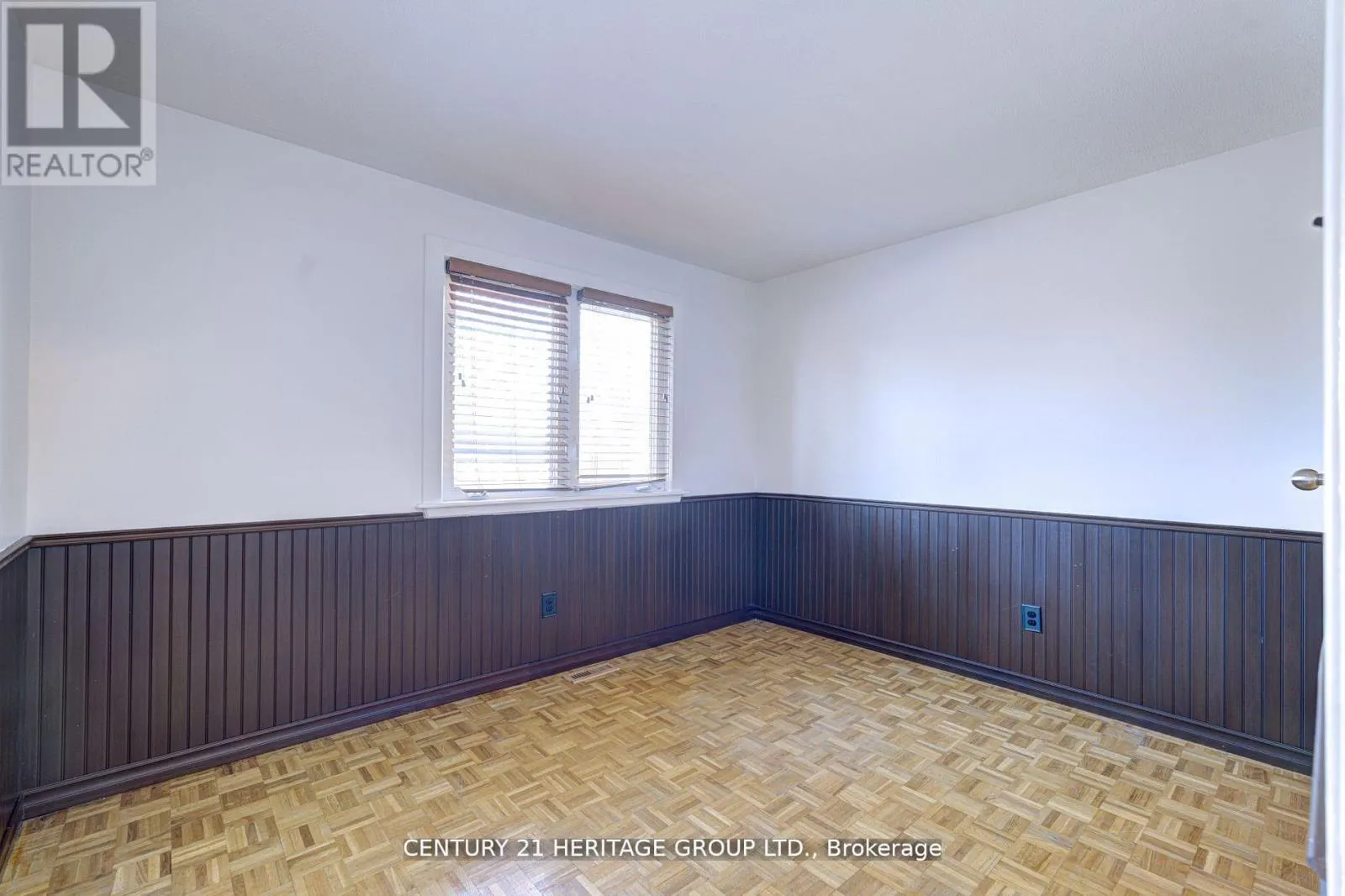 111 LORNE SCOTS DRIVE