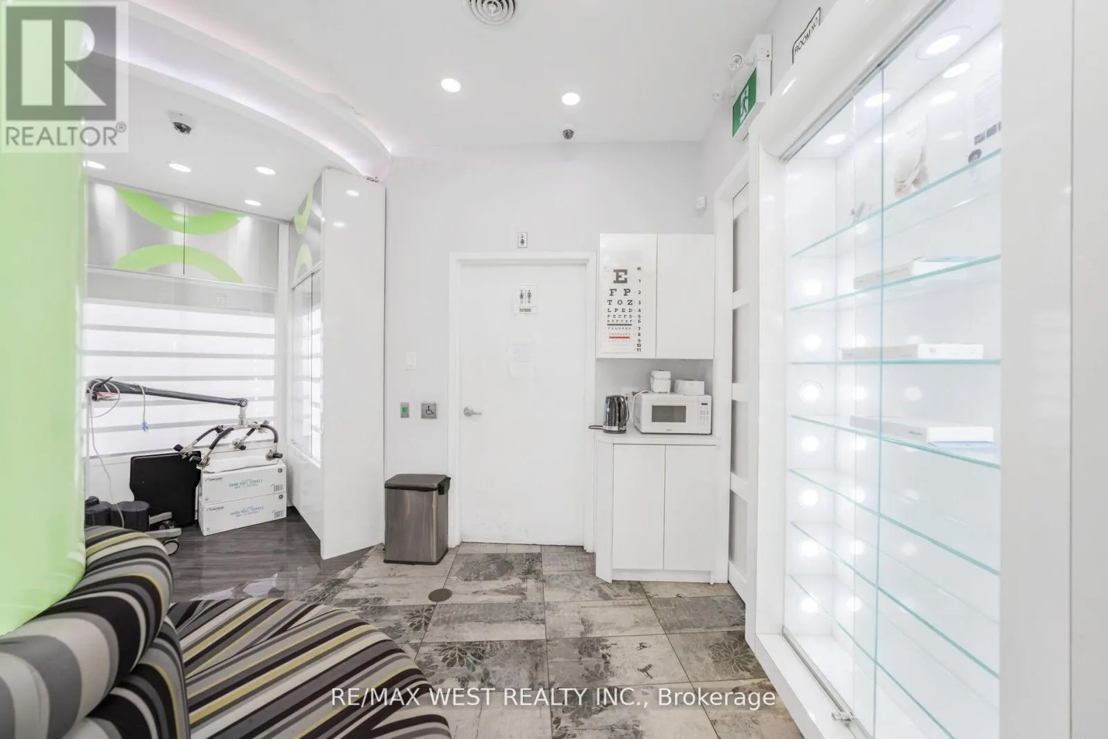 12 - 7990 KENNEDY ROAD