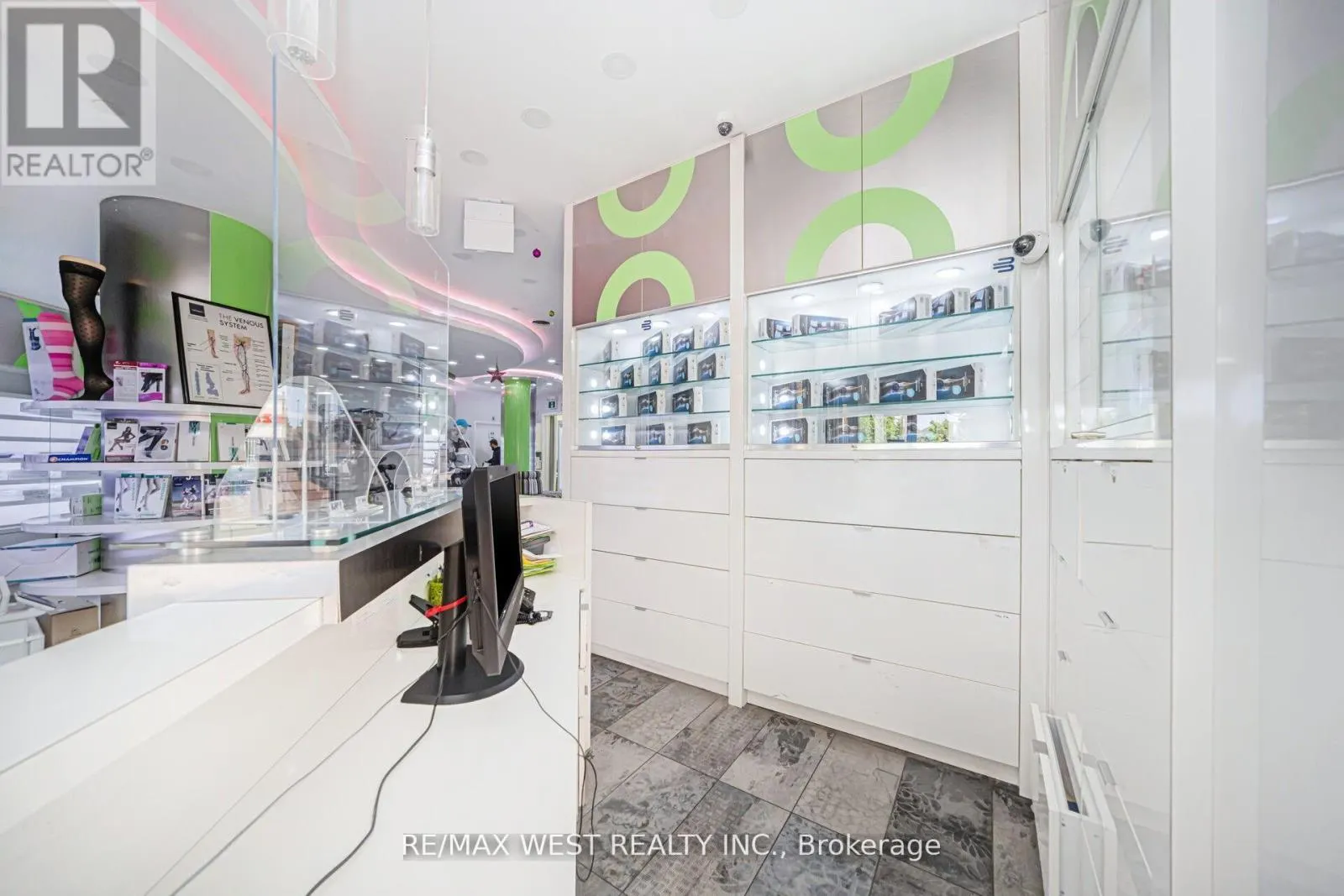 12 - 7990 KENNEDY ROAD