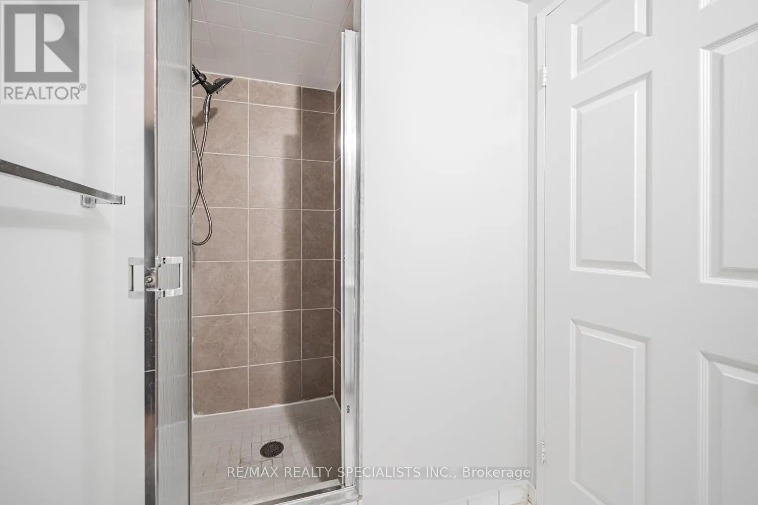 1405 - 285 ENFIELD PLACE