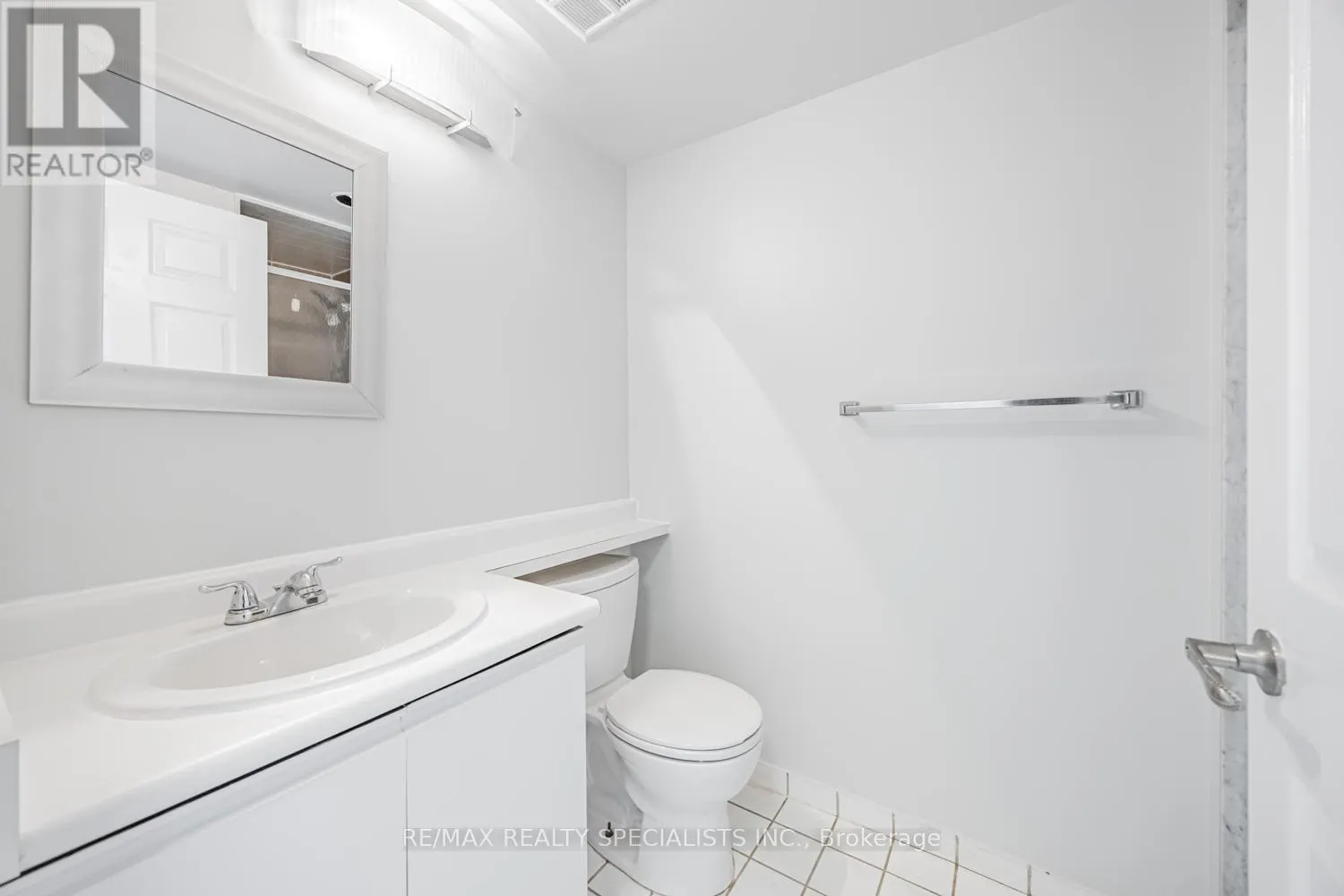 1405 - 285 ENFIELD PLACE