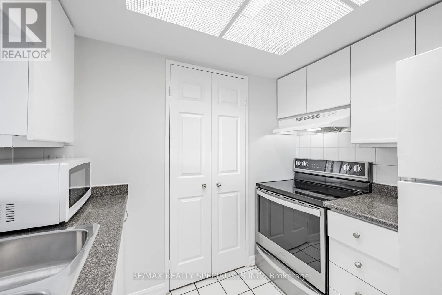 1405 - 285 ENFIELD PLACE