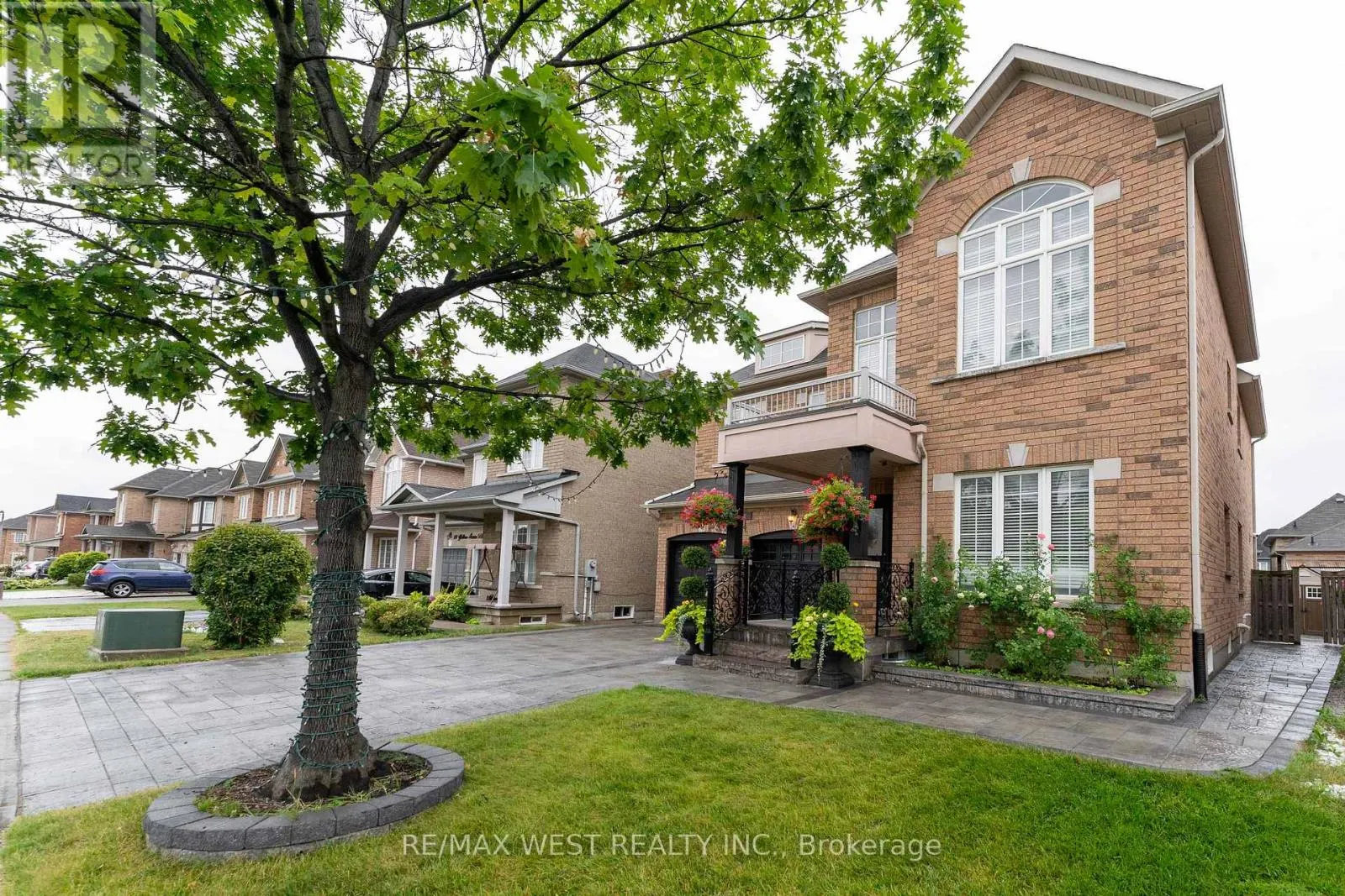 8 YELLOW AVENS BOULEVARD