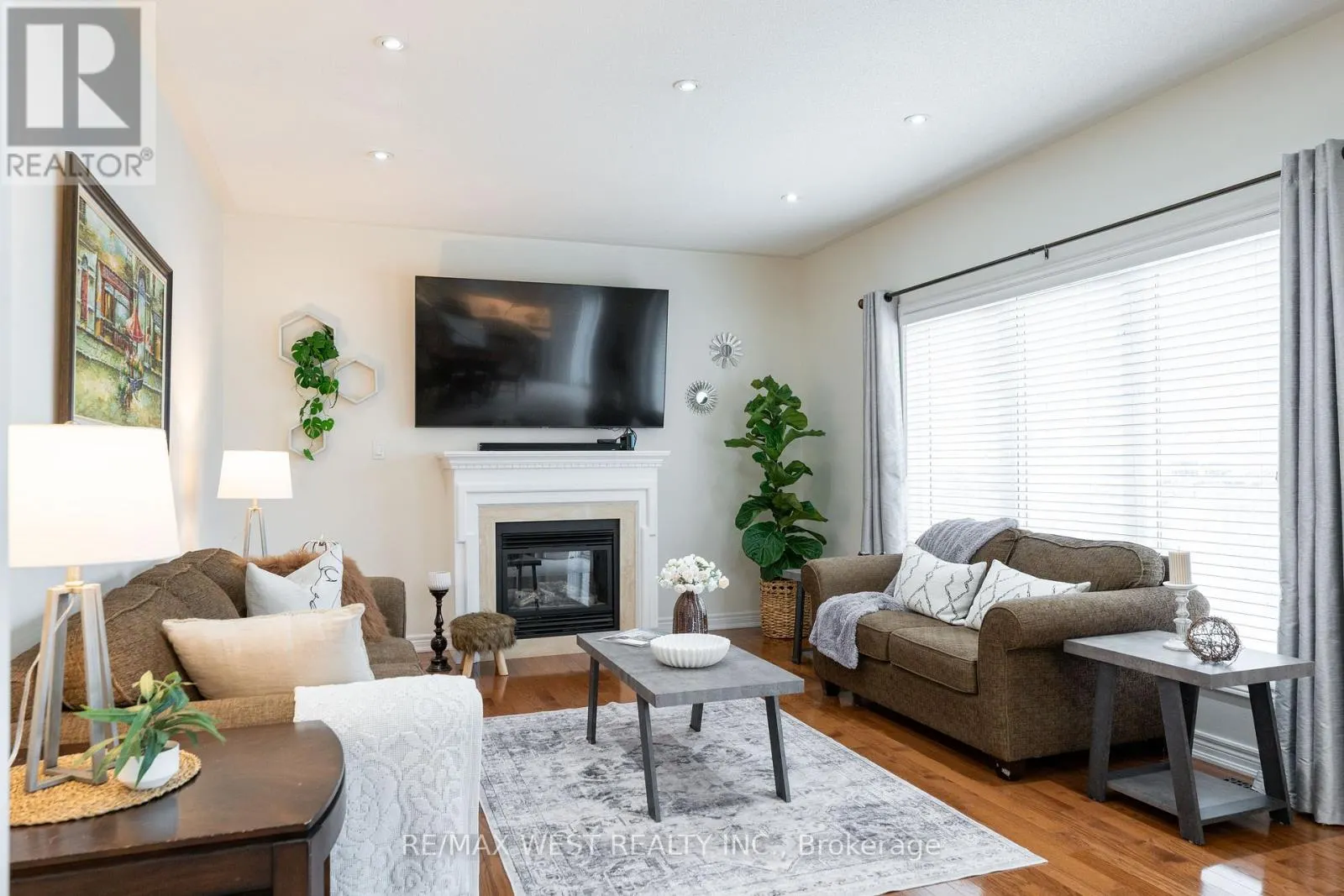 8 YELLOW AVENS BOULEVARD