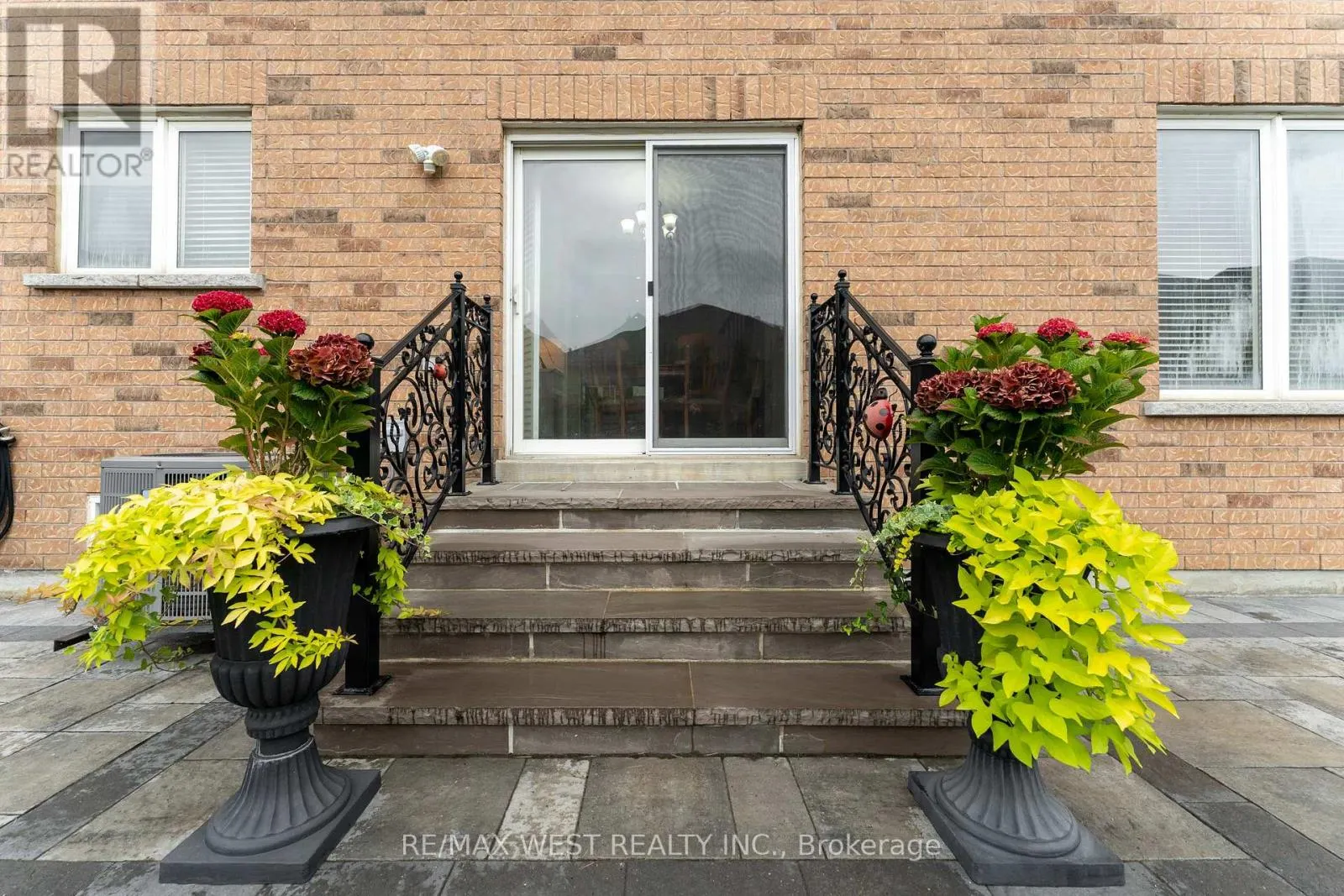 8 YELLOW AVENS BOULEVARD