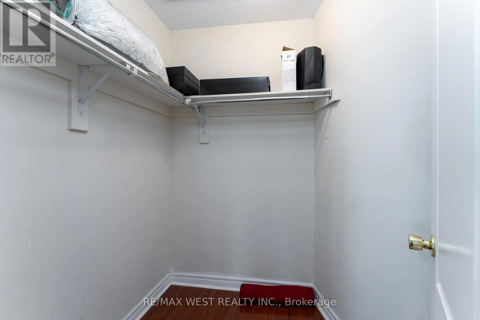 8 YELLOW AVENS BOULEVARD
