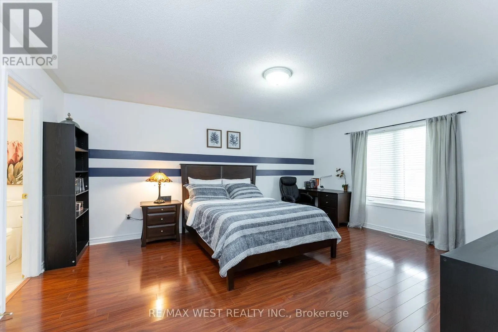 8 YELLOW AVENS BOULEVARD