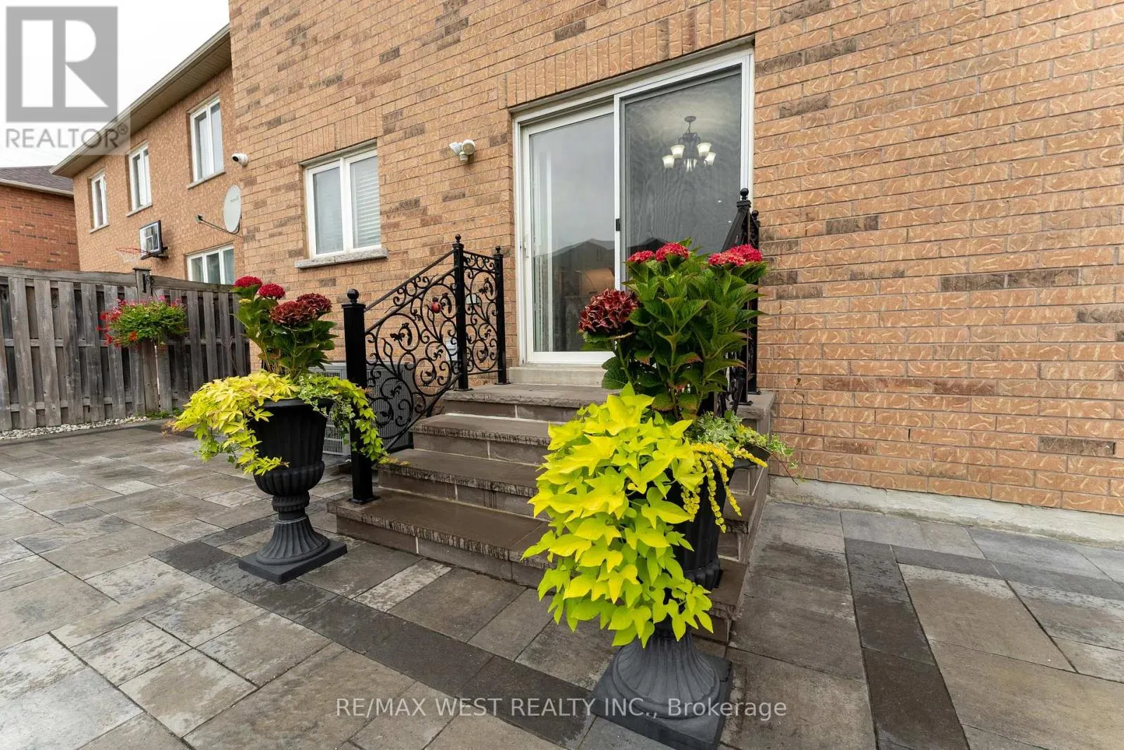 8 YELLOW AVENS BOULEVARD