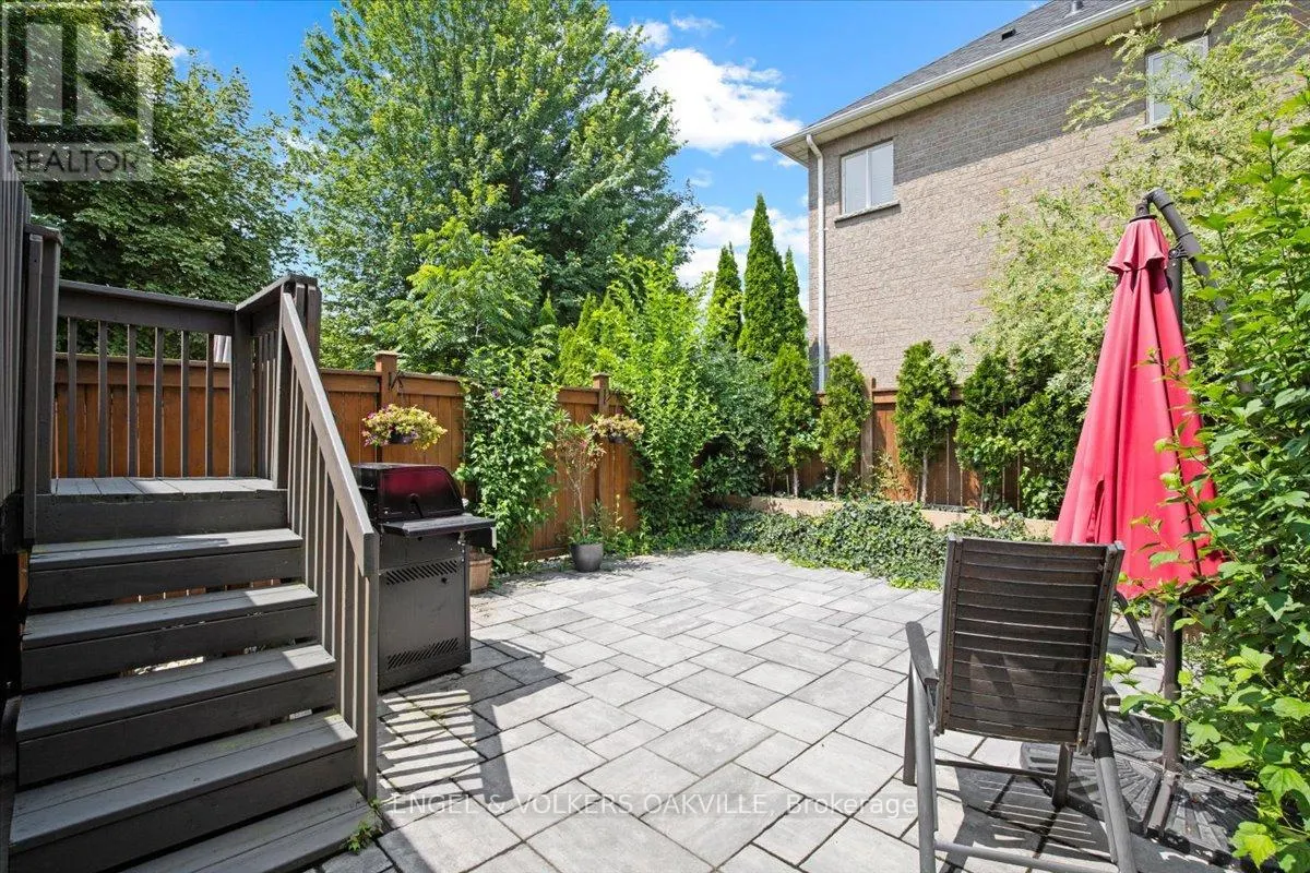 135 TAWNY CRESCENT
