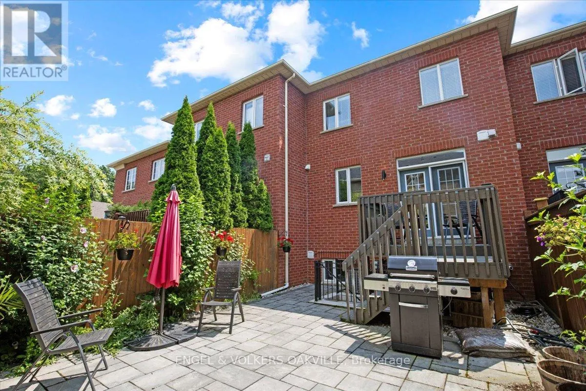 135 TAWNY CRESCENT