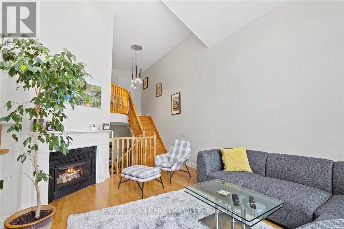 135 TAWNY CRESCENT