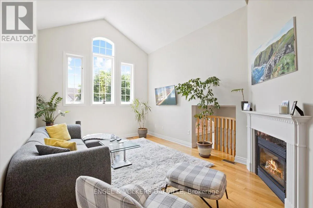 135 TAWNY CRESCENT