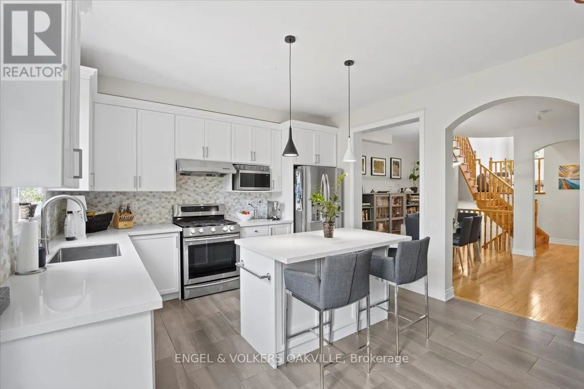 135 TAWNY CRESCENT