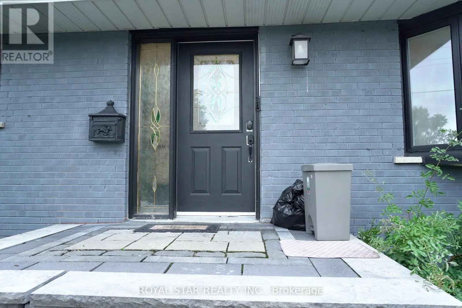27 MATLOCK AVENUE