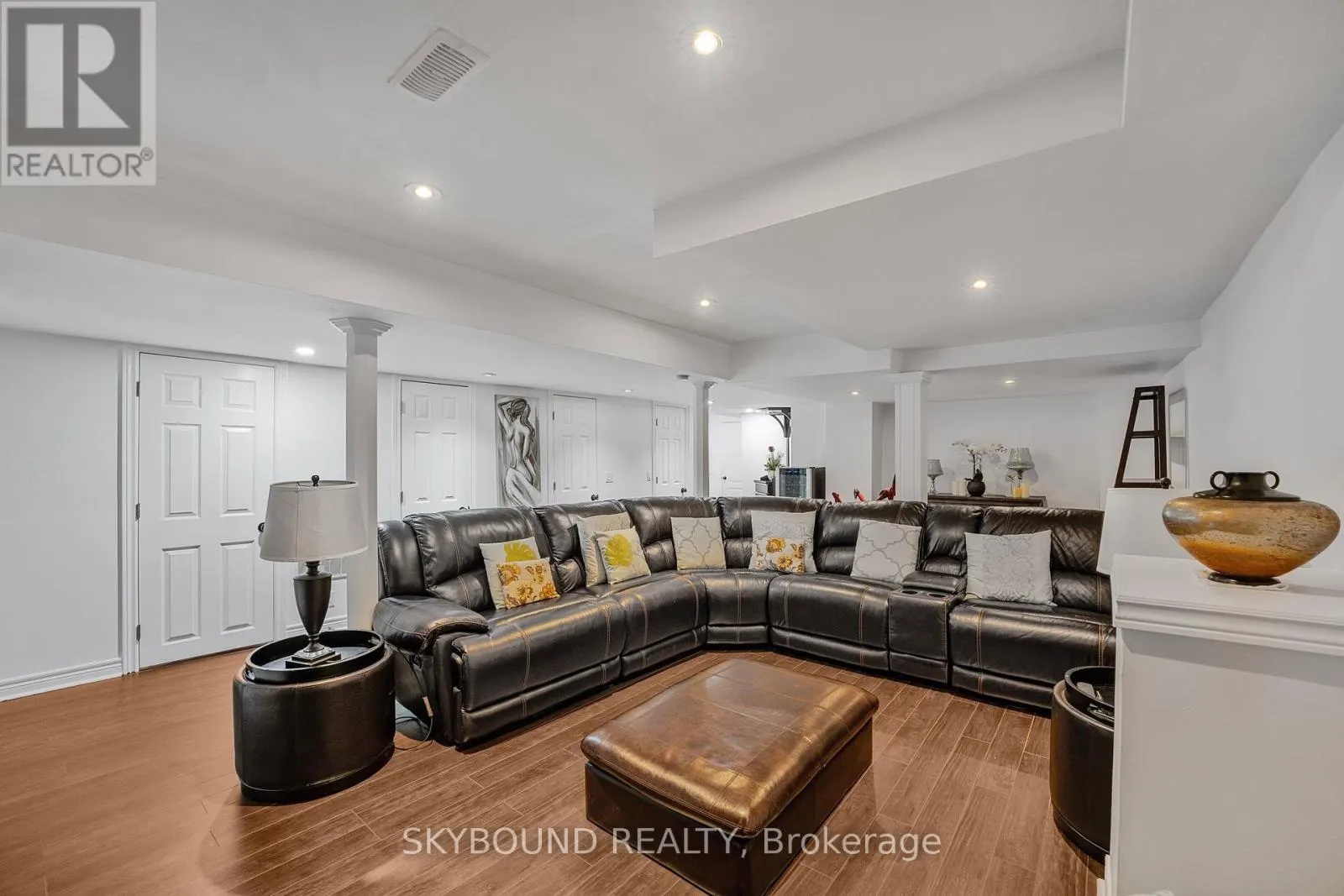 792 LEDBURY CRESCENT