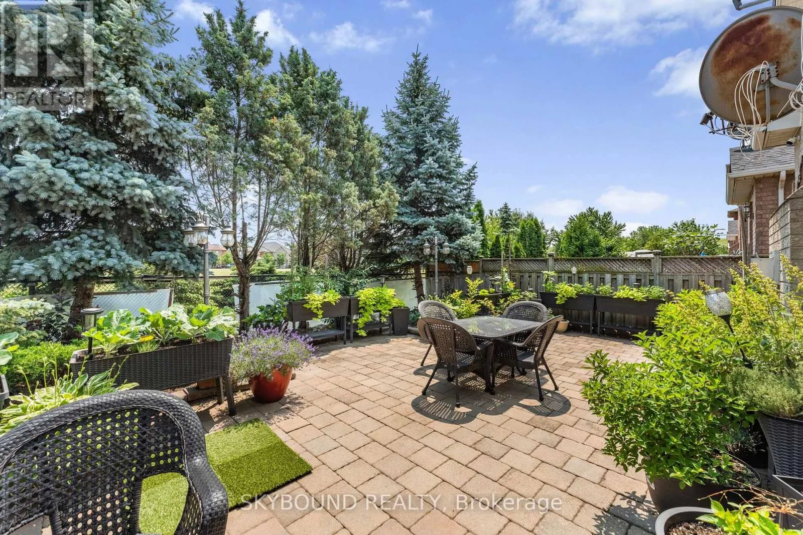 792 LEDBURY CRESCENT