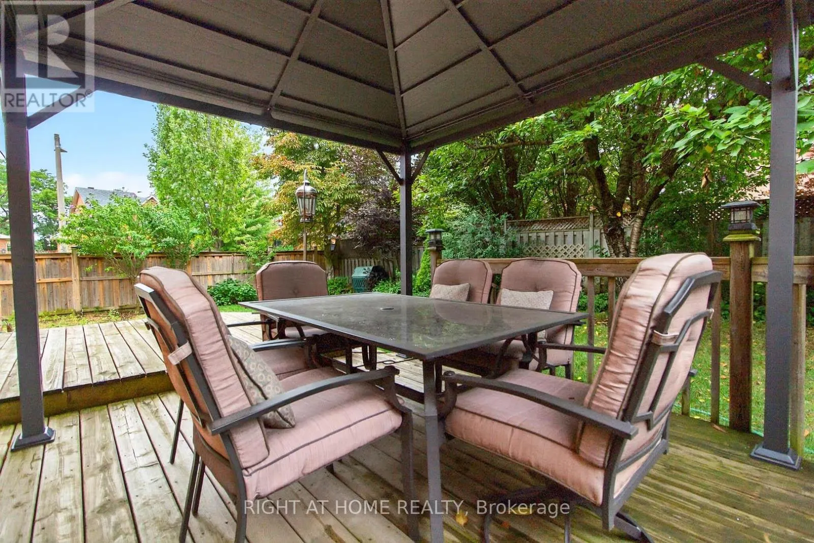 1084 GRANDEUR CRESCENT