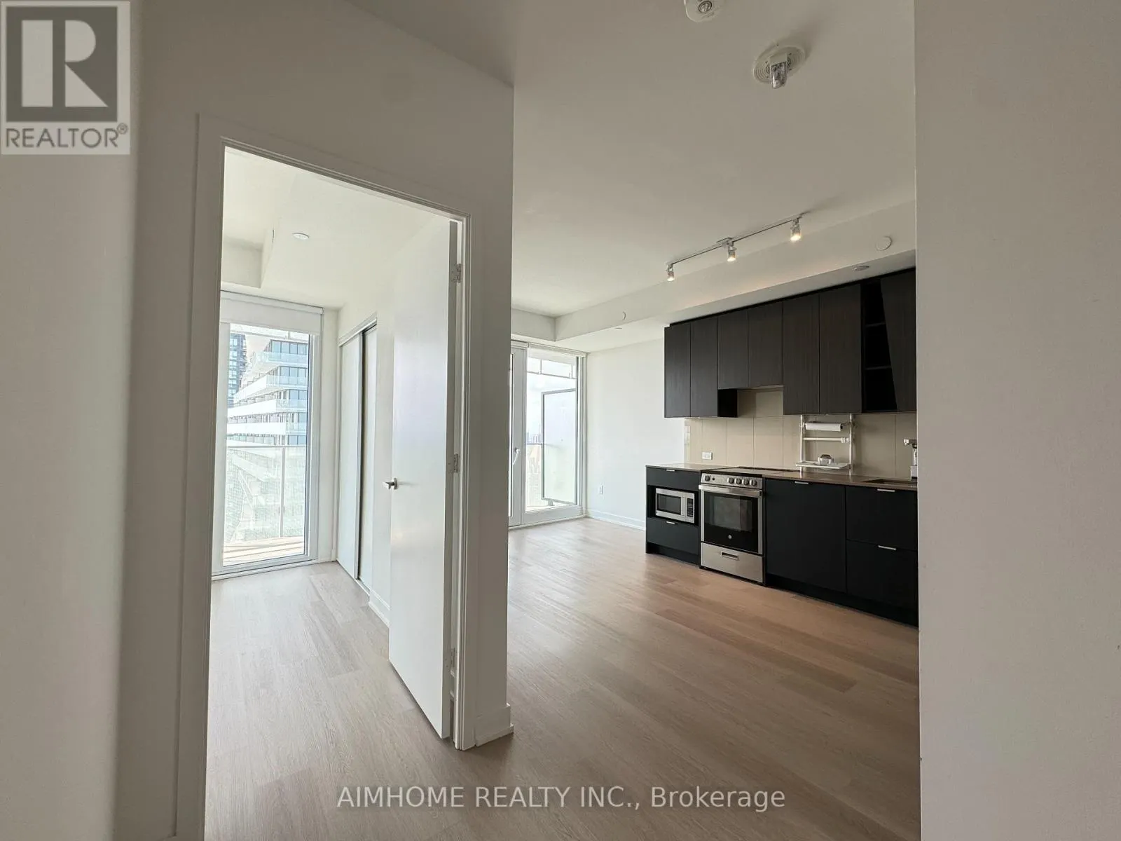 3902 - 3883 QUARTZ ROAD
