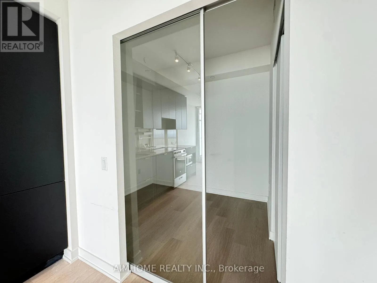 3902 - 3883 QUARTZ ROAD